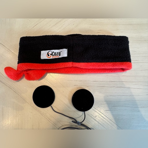 Kids Volume-Limited Headphones – Pirate Fleece Headband by CozyPhones - Picture 8 of 8